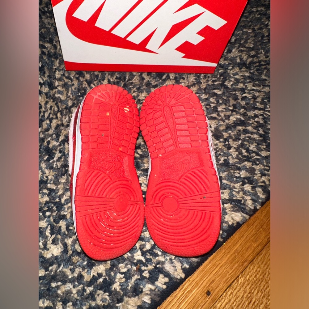 Nike Dunk Low Valentine’s Day 7C - Picture 6 of 8
